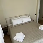 Mini Ernesto *